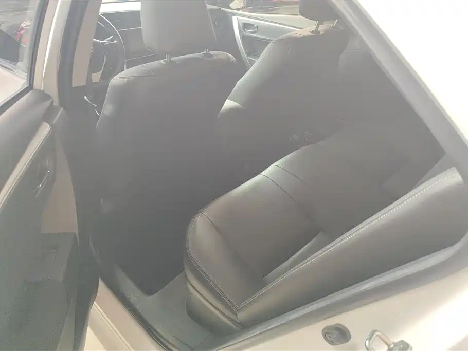 Toyota Corolla Plug-in Hybrid 2020 1.8L E-CVT Comfort Edition