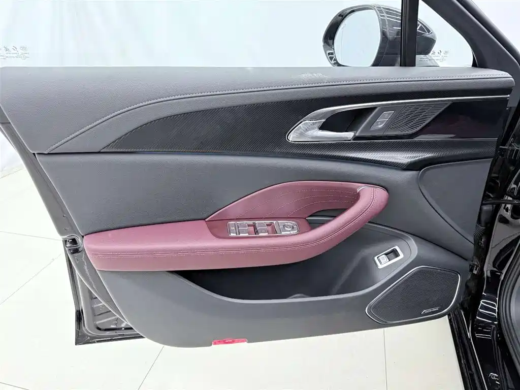 Hongqi H5 2025 2.0T Automatic Xuanying Edition