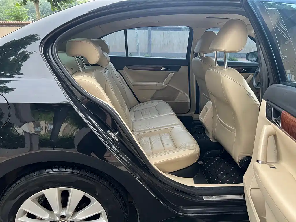 Volkswagen Lavida 2013 Classic Facelift 1.6L Automatic Comfort Edition