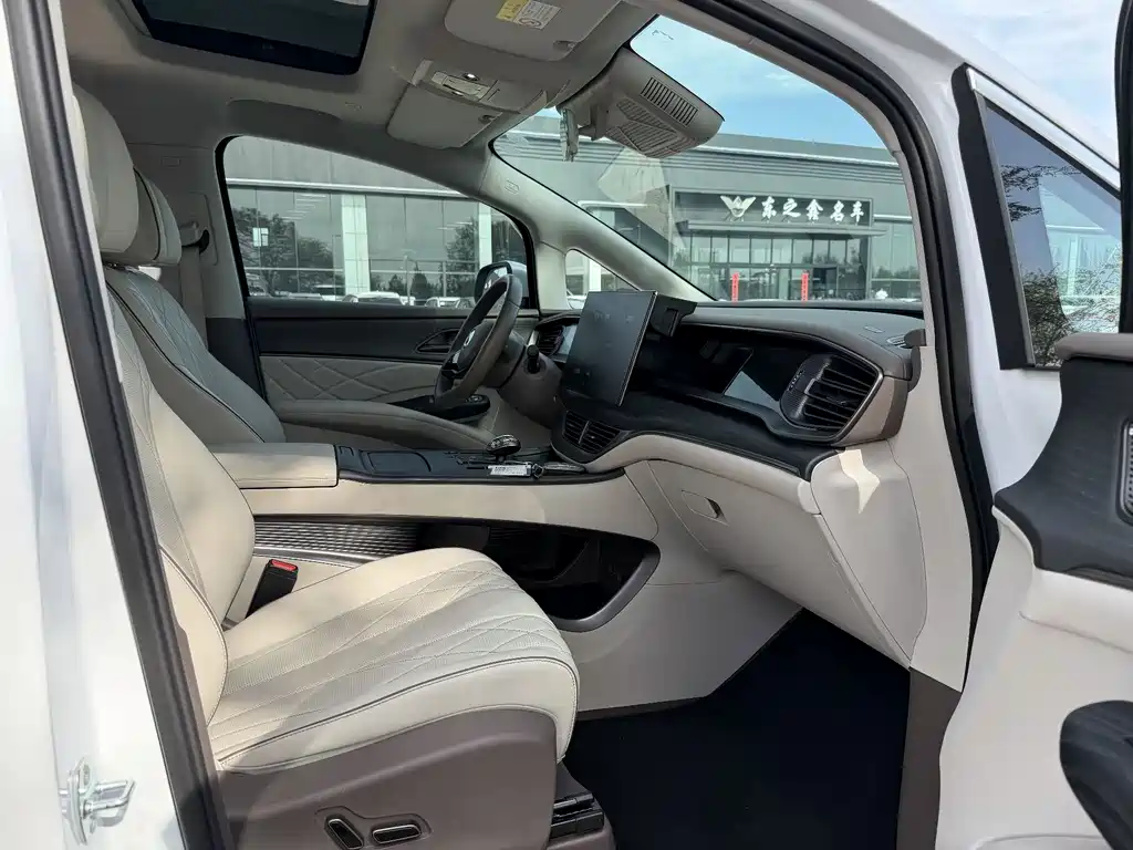 Denza D9 2022 DM-i 970 AWD Prestige Edition