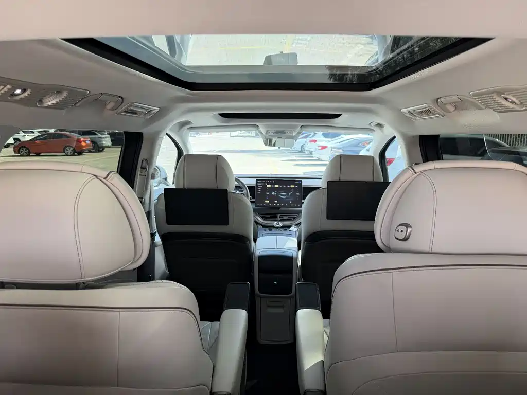 Denza D9 2022 DM-i 970 AWD Prestige Edition