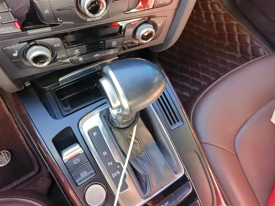 Audi A4L 2016 35 TFSI Heritage Edition S line Comfort