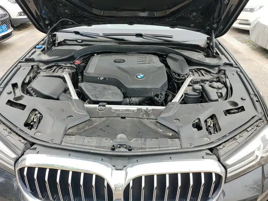 2023 BMW 5 Series 530Li Leading Edition M Sport Package