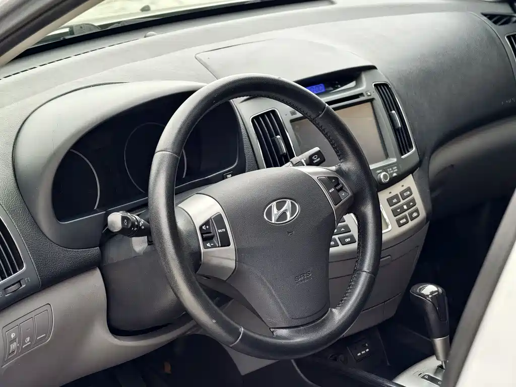 Hyundai Elantra 2011 1.6L Automatic Luxury Edition