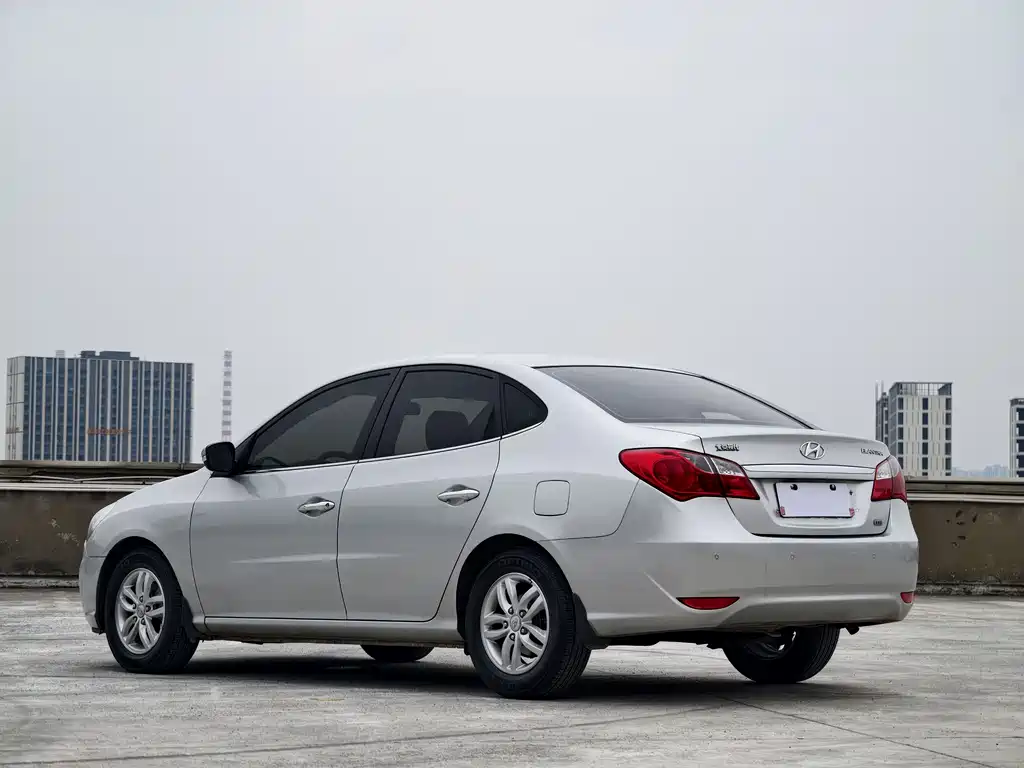 Hyundai Elantra 2011 1.6L Automatic Luxury Edition