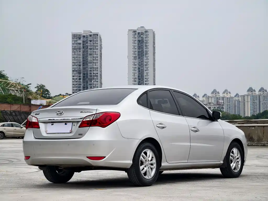 Hyundai Elantra 2011 1.6L Automatic Luxury Edition