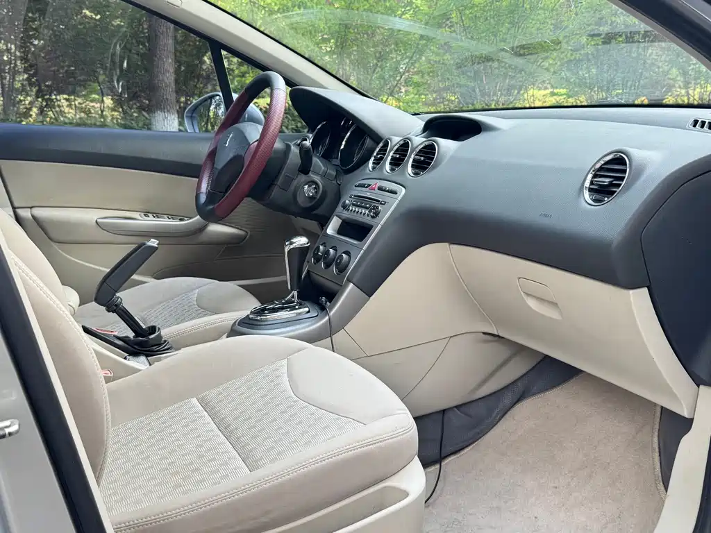 Peugeot 408 2010 2.0L Automatic Premium Edition