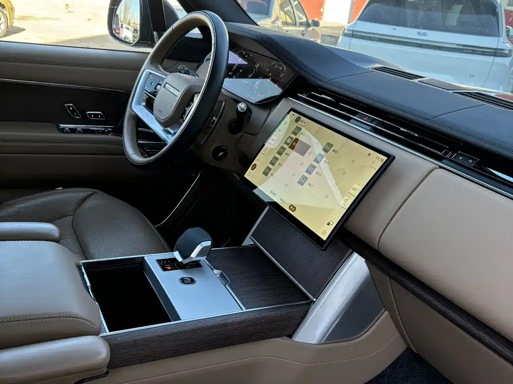 Range Rover 2024 3.0 L6 400PS Autobiography LWB