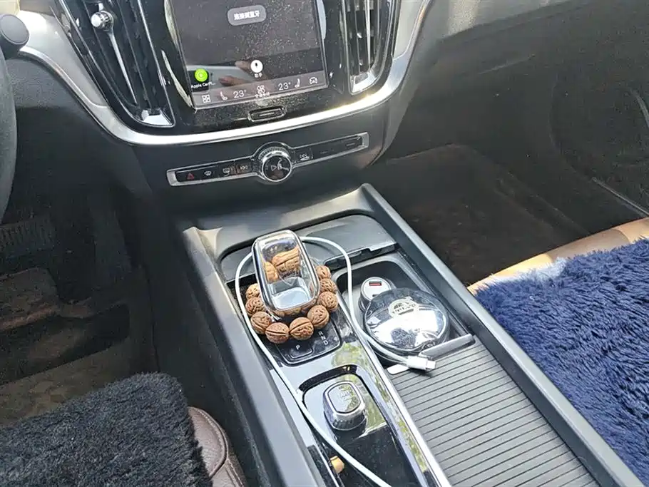 Volvo S60 2023 B4 Momentum