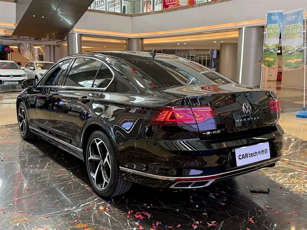Volkswagen Magotan 2023 2 Million Units Anniversary Edition 330TSI DSG Luxury