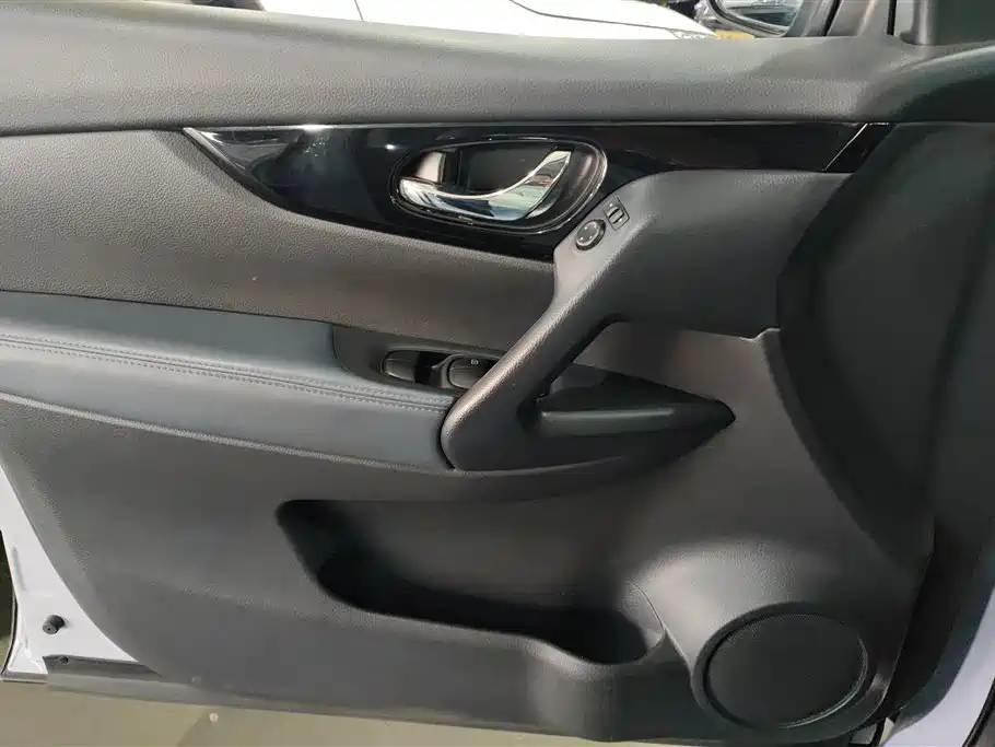 Nissan Qashqai 2025 Honor 2.0L CVT XV+ Leading Edition