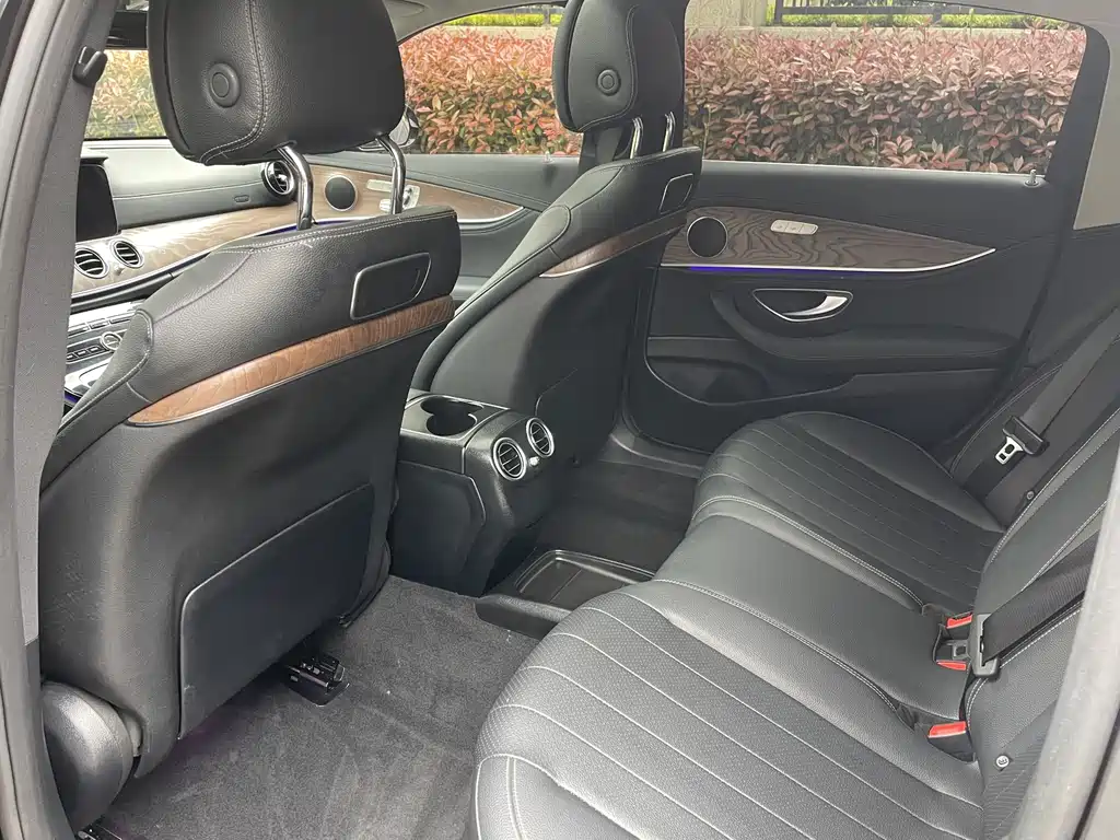 Mercedes-Benz E-Class 2016 E 300 L Fashion