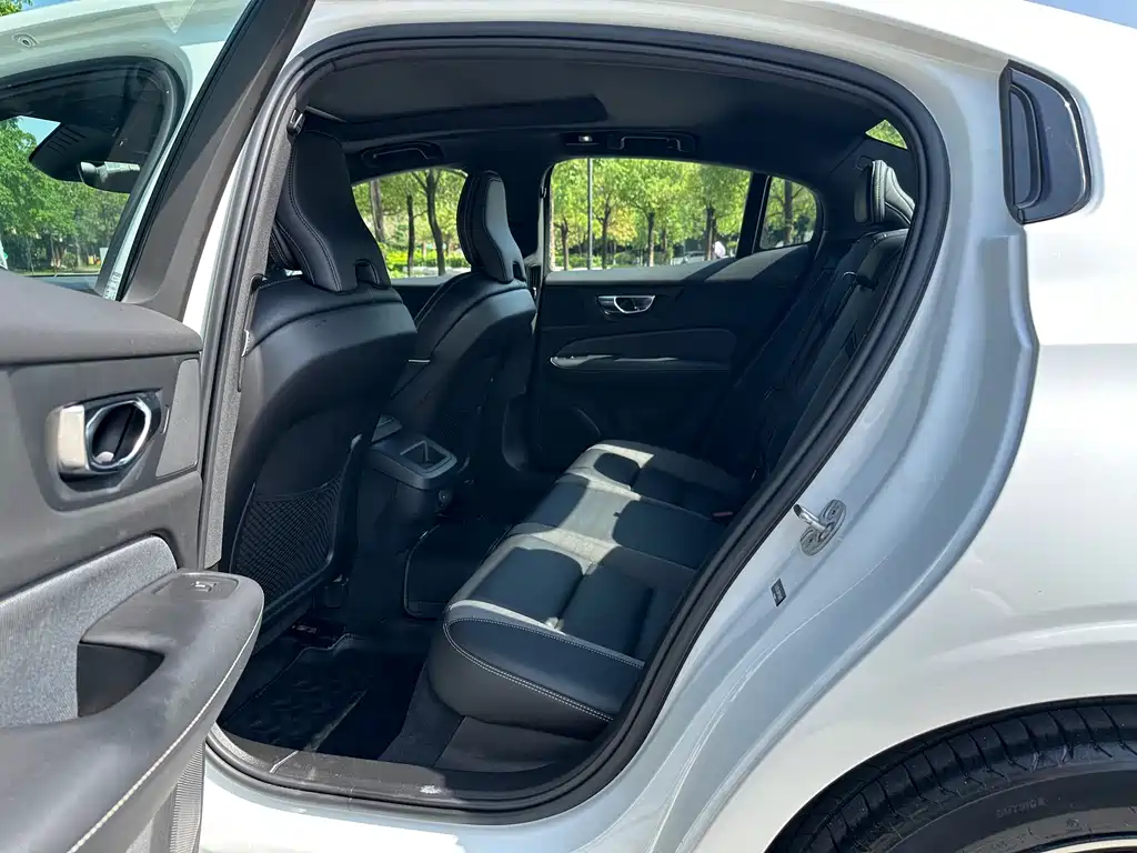 Volvo S60 2024 B5 Inscription Sport Edition