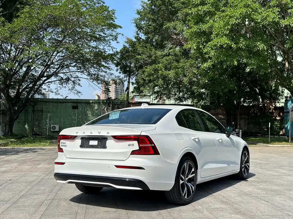 Volvo S60 2024 B5 Inscription Sport Edition