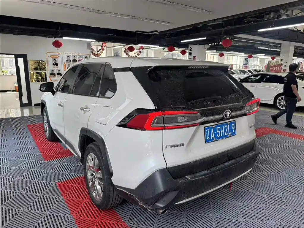 Toyota Wildlander 2022 2.0L CVT 2WD Luxury Edition