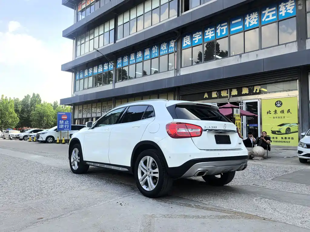 Mercedes-Benz GLA 200 Dynamic Edition 2016