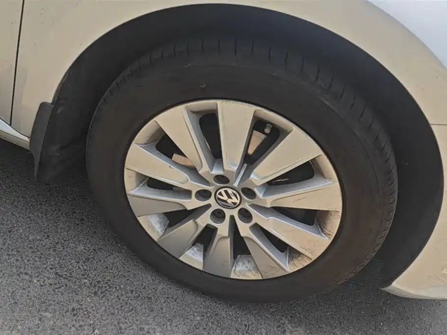 Volkswagen Lavida 2013 Facelift 1.4TSI Manual Comfort Edition