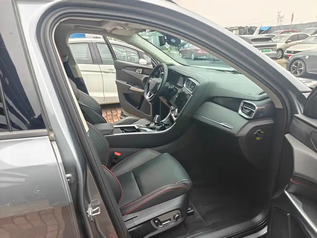 Lynk & Co 01 2019 2.0T FWD Yao Pro Edition China VI