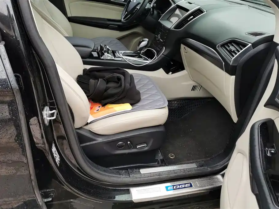 Ford Edge 2015 2.0T GTDi AWD Titanium