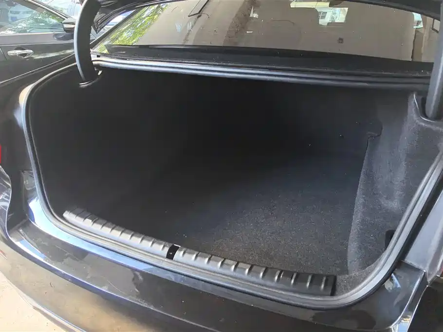 BMW 5 Series 2021 530Li xDrive Luxury Package - фото 4