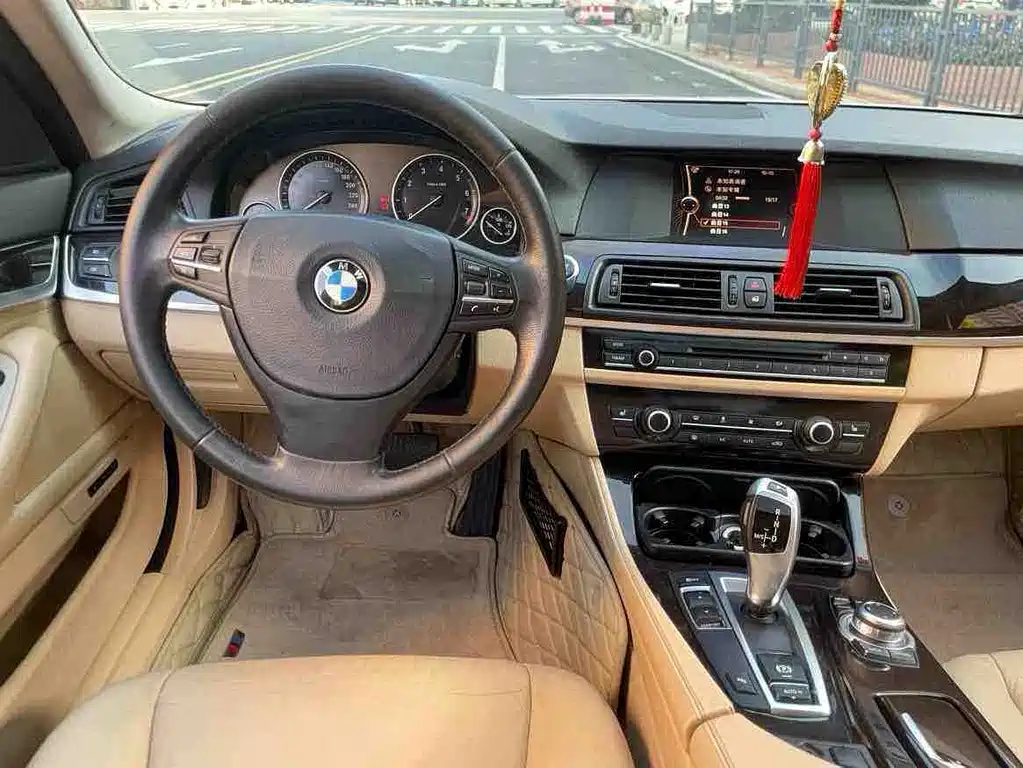 BMW 5 Series 2013 525Li Leading Edition