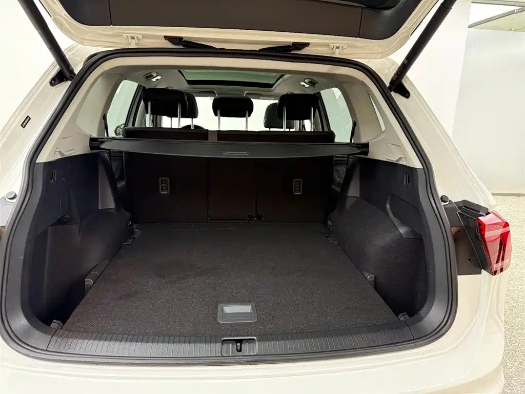 Volkswagen Tiguan L 2022 330TSI Automatic FWD R-Line Flagship Edition
