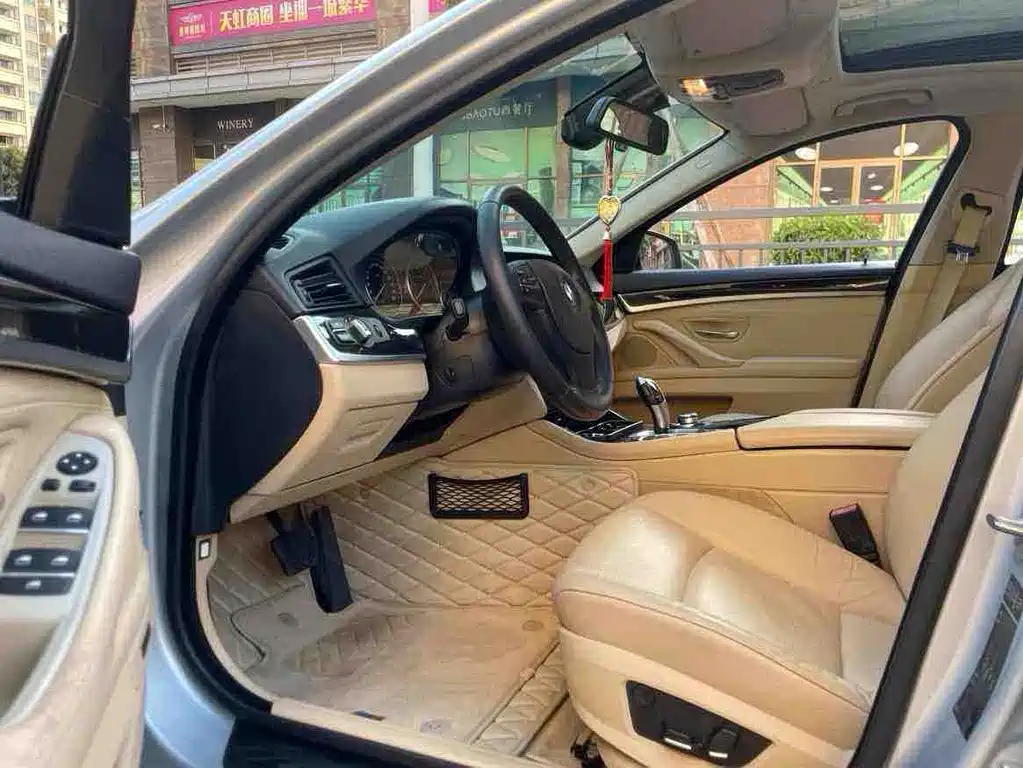 BMW 5 Series 2013 525Li Leading Edition