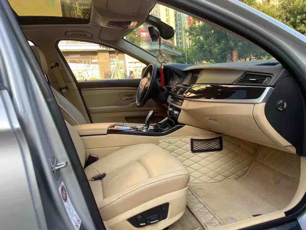 BMW 5 Series 2013 525Li Leading Edition
