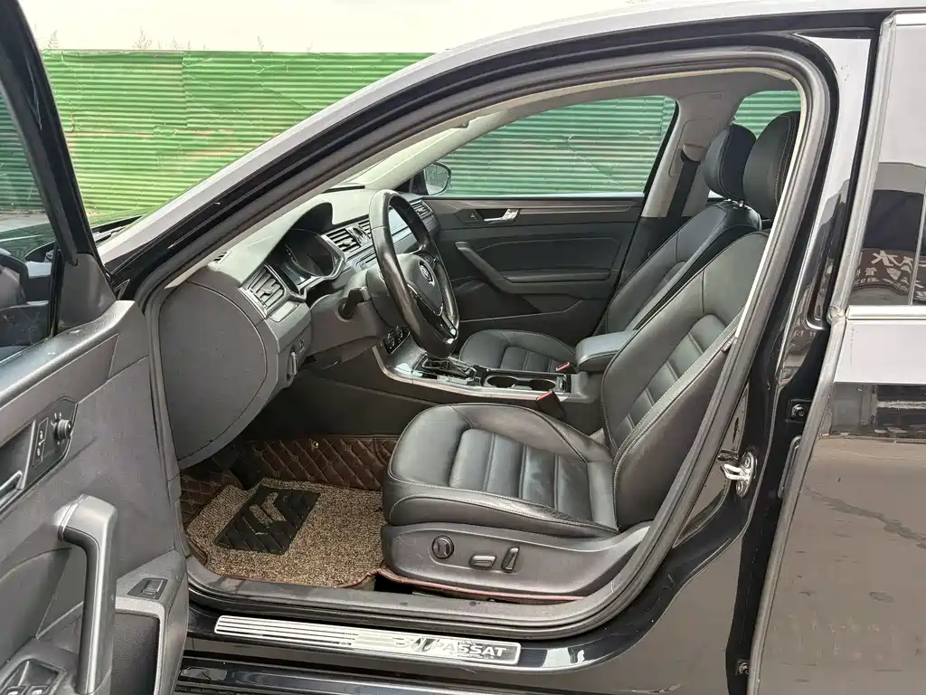 Volkswagen Passat 2016 330TSI DSG Zunrong Edition