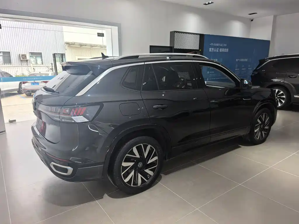 Volkswagen Tayron 2023 330TSI FWD R-Line High Performance Edition