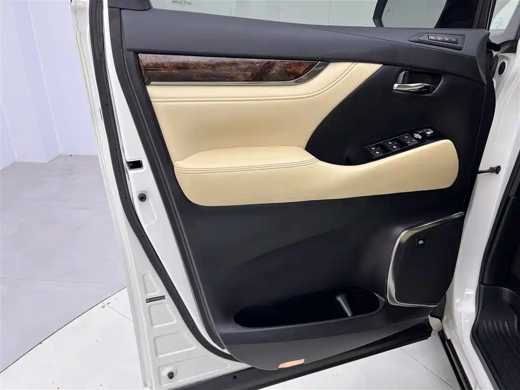 Toyota Alphard 2019 Hybrid 2.5L Luxury Edition