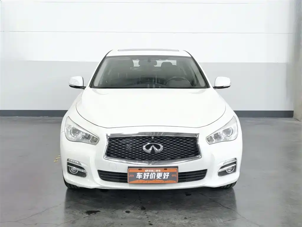 Infiniti Q50L 2015 2.0T Comfort Edition