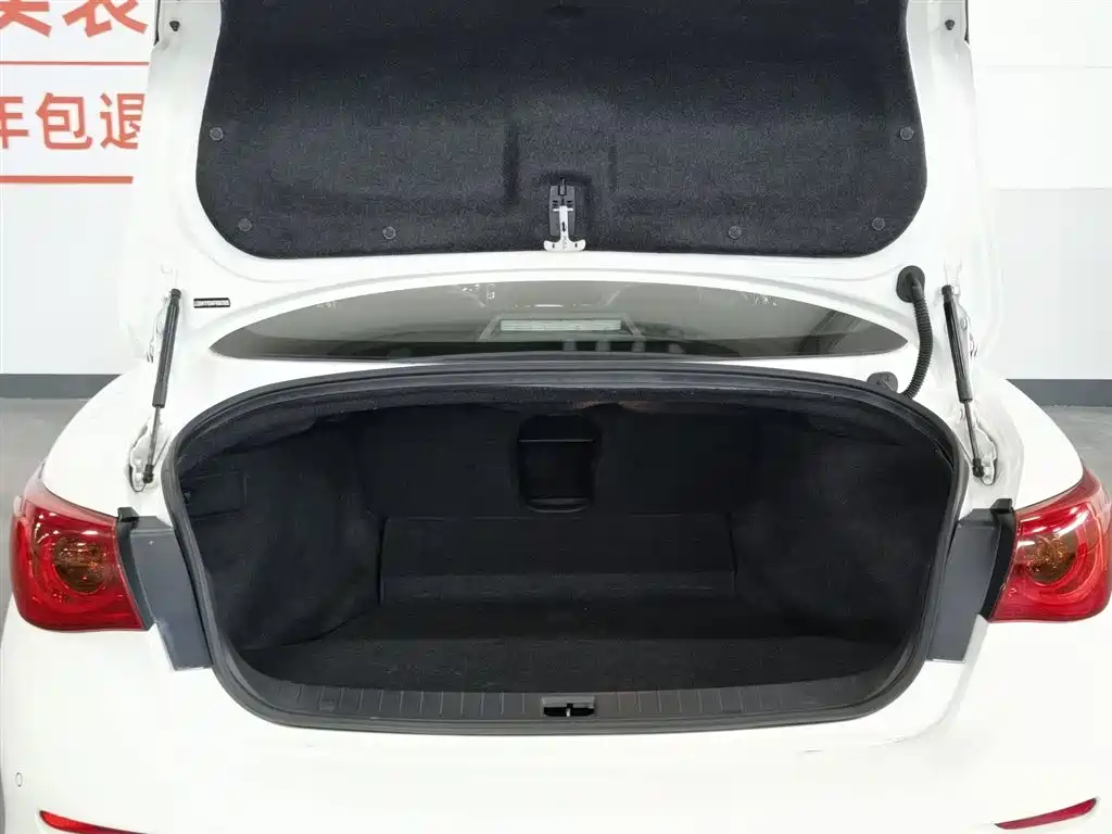 Infiniti Q50L 2015 2.0T Comfort Edition