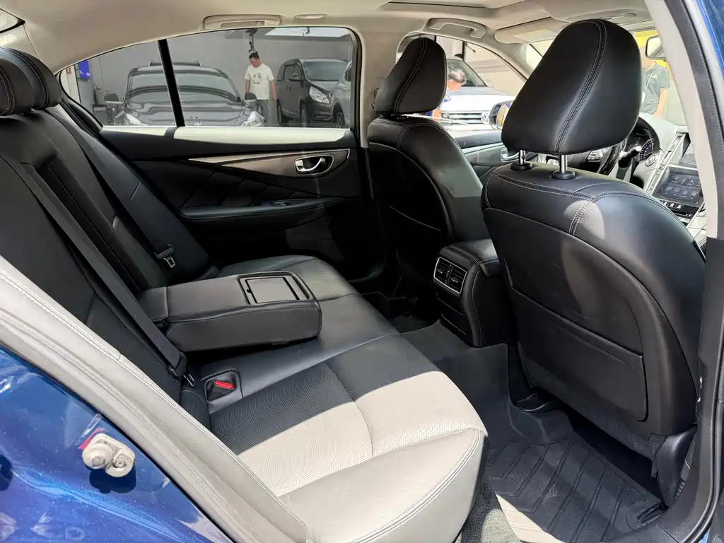 Infiniti Q50L 2016 2.0T Yue Xiang Edition