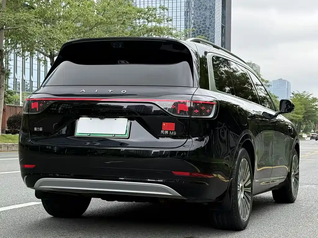 AITO M9 2025 EREV Ultra Edition 52kWh 6-Seater (192-line LiDAR)