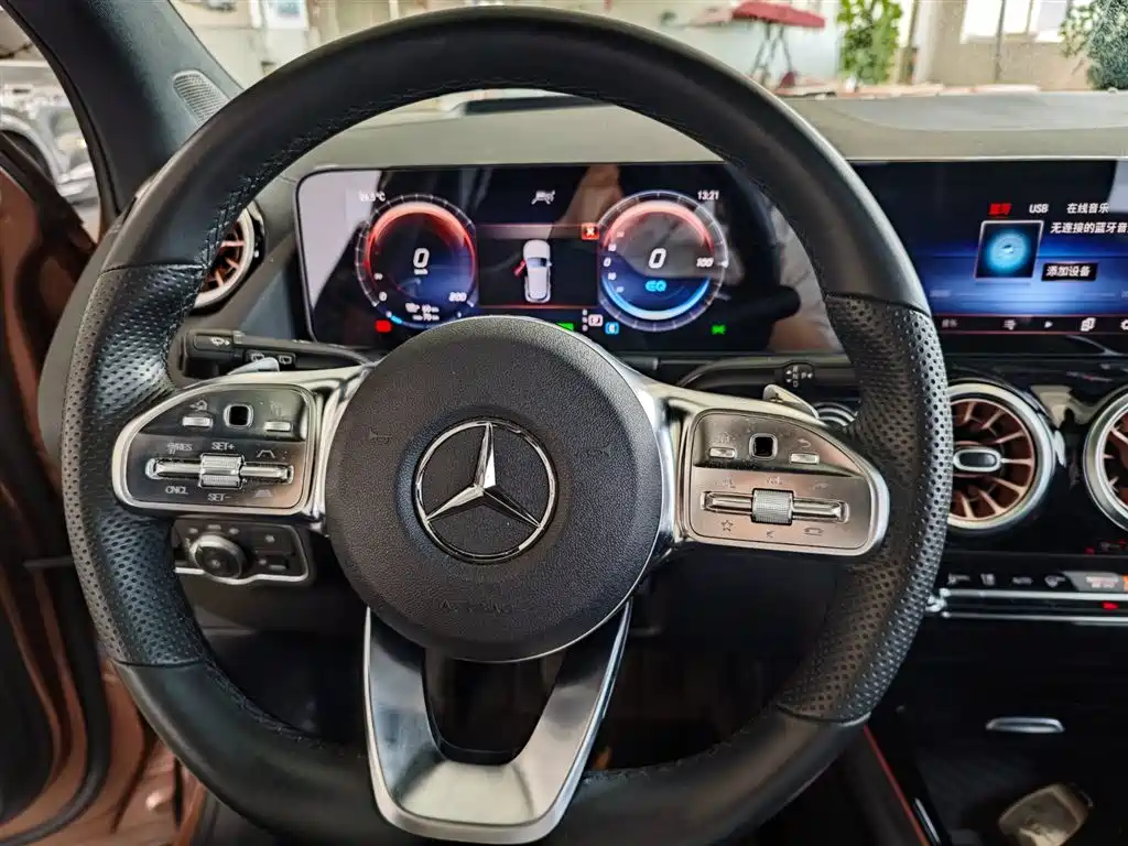 Mercedes-Benz EQA 2022 EQA 300 4MATIC Launch Edition