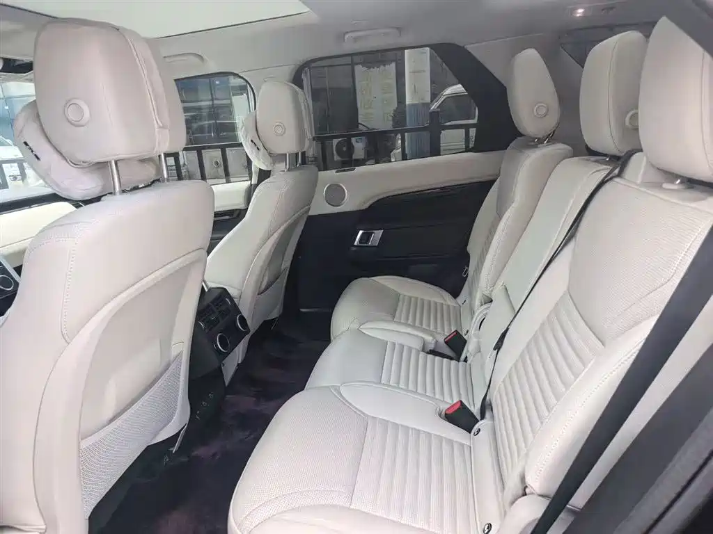 Land Rover Discovery 2023 360PS R-Dynamic S