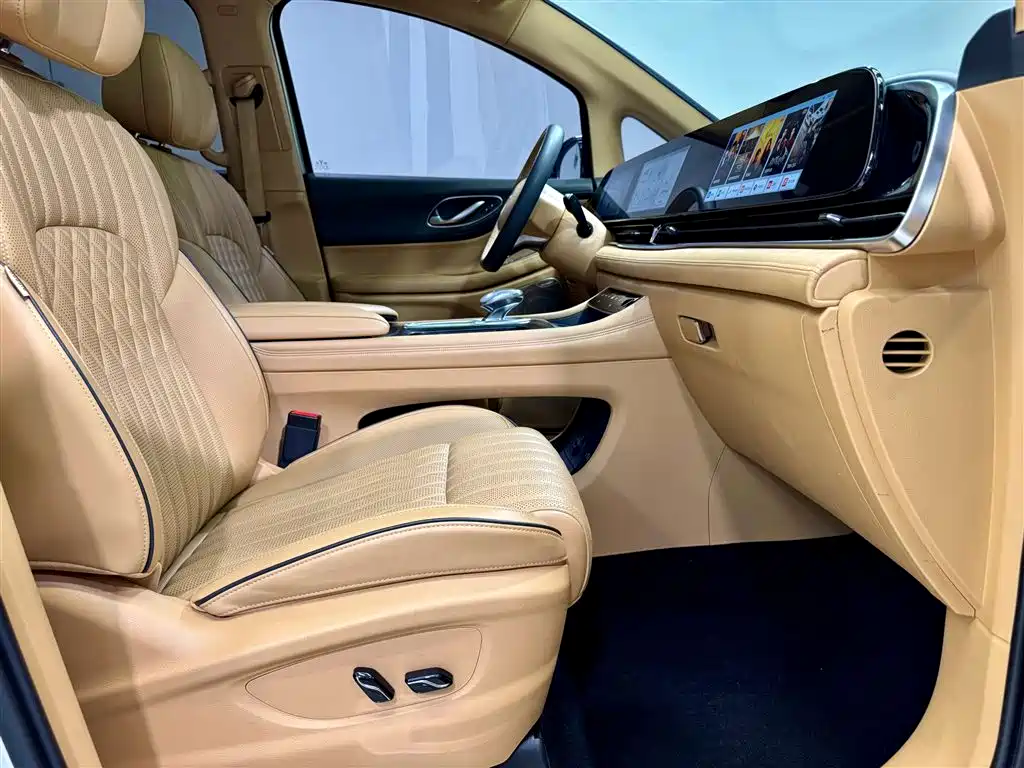 Voyah Dreamer 2022 Low Carbon Edition Meng+ Smart Enjoyment Package