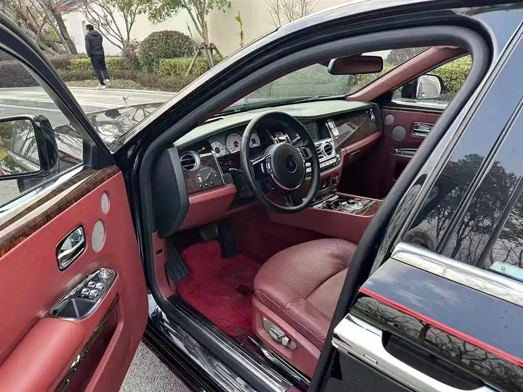 Ghost 2012 6.6T Extended Wheelbase