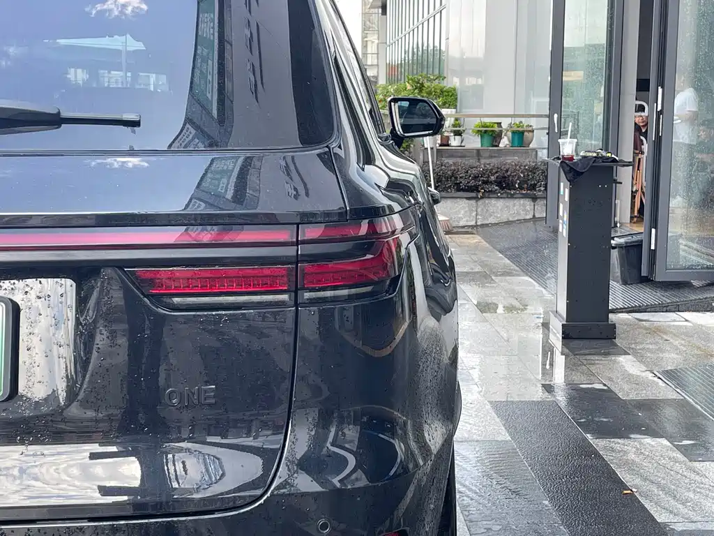 Li ONE 2021 EREV 6-Seater