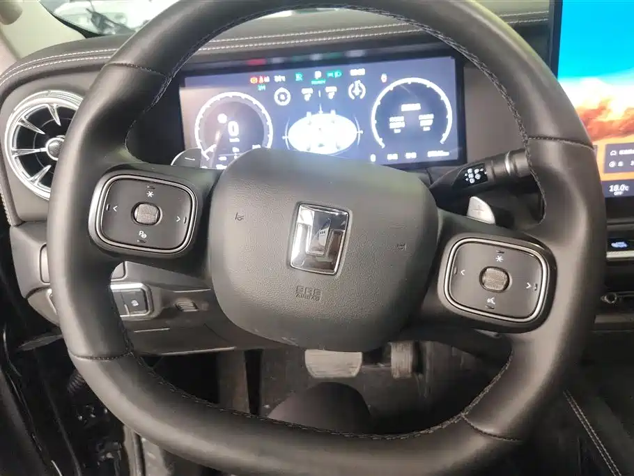 Tank 300 PHEV 2025 Hi4-T 37.1kWh