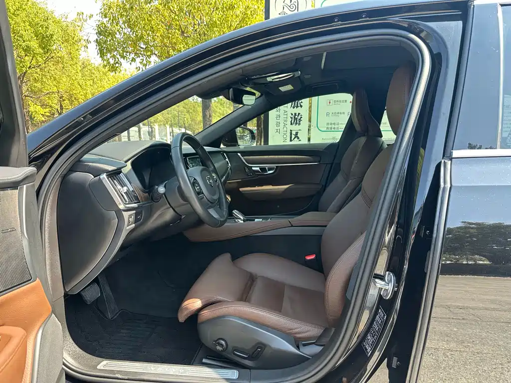Volvo S90 2022 B5 Zhiyuan Luxury Edition