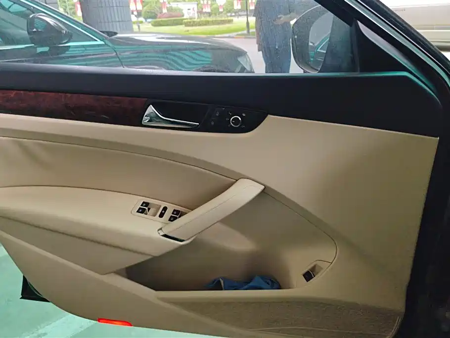 Volkswagen Passat 2013 2.0TSI DSG Yuzun Edition