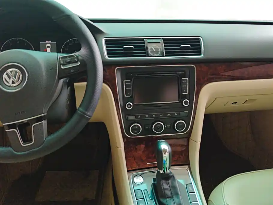 Volkswagen Passat 2013 2.0TSI DSG Yuzun Edition
