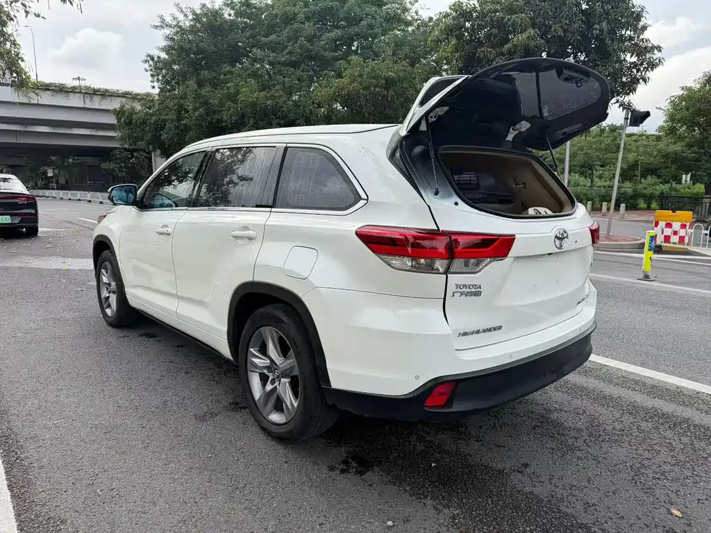 Toyota Highlander 2018 2.0T AWD Supreme Edition 7-Seater China V