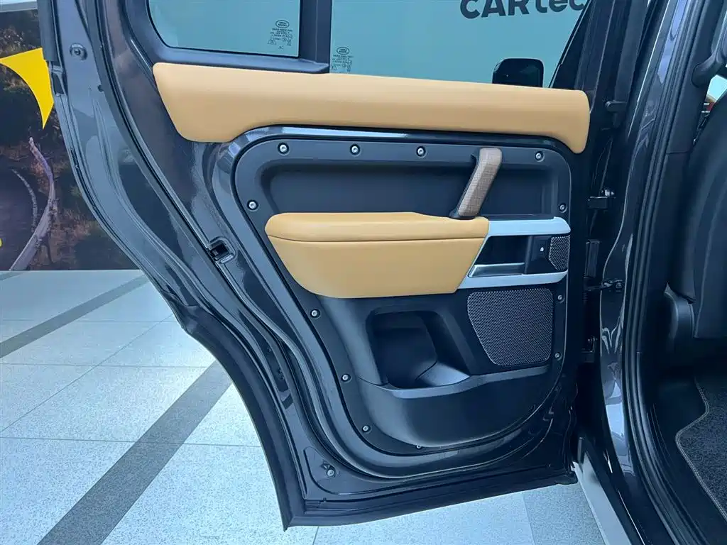 Land Rover Defender 2024 110 3.0T P400 X-DYNAMIC HSE