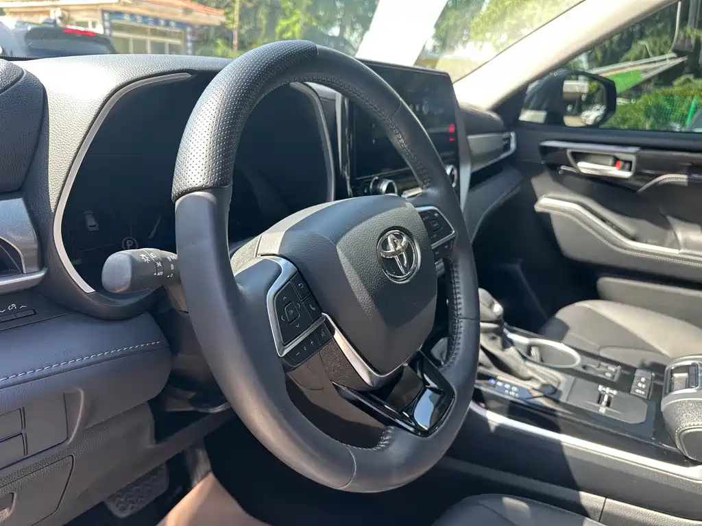 Toyota Highlander 2024 2.5L HEV AWD Luxury Edition 7-Seater