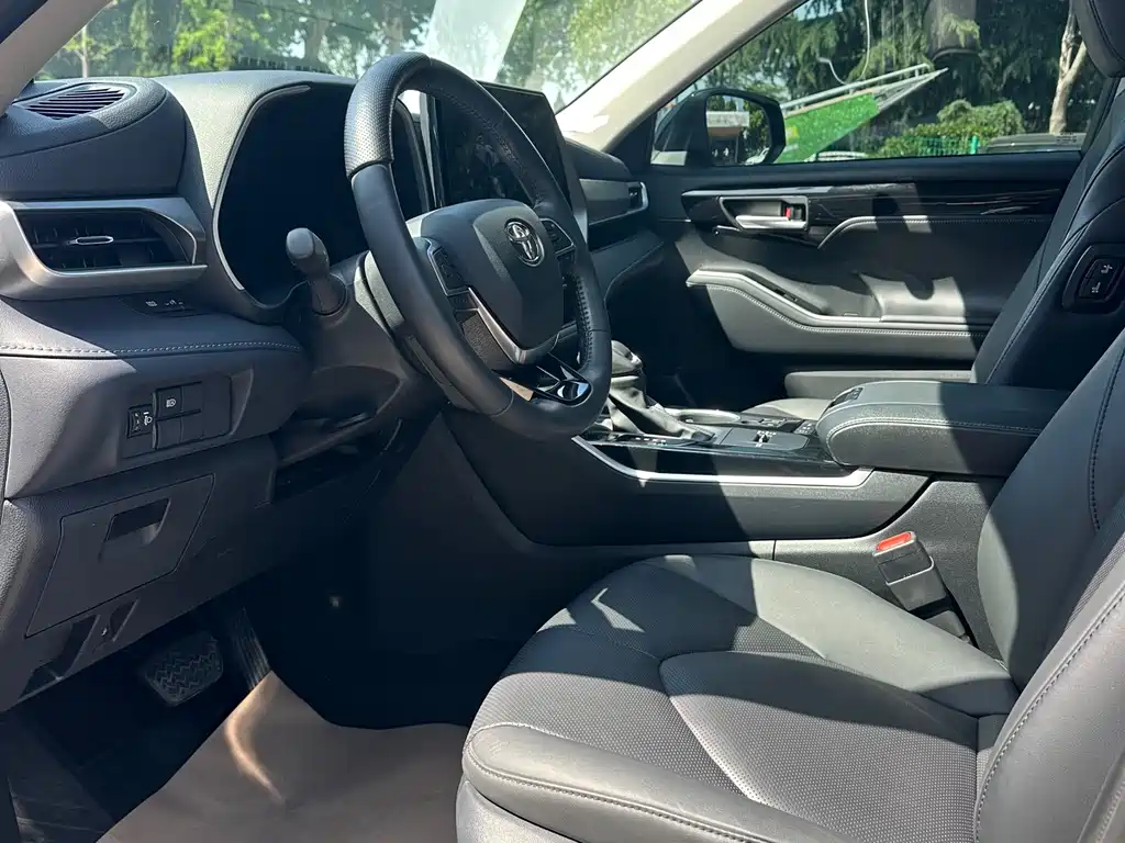 Toyota Highlander 2024 2.5L HEV AWD Luxury Edition 7-Seater