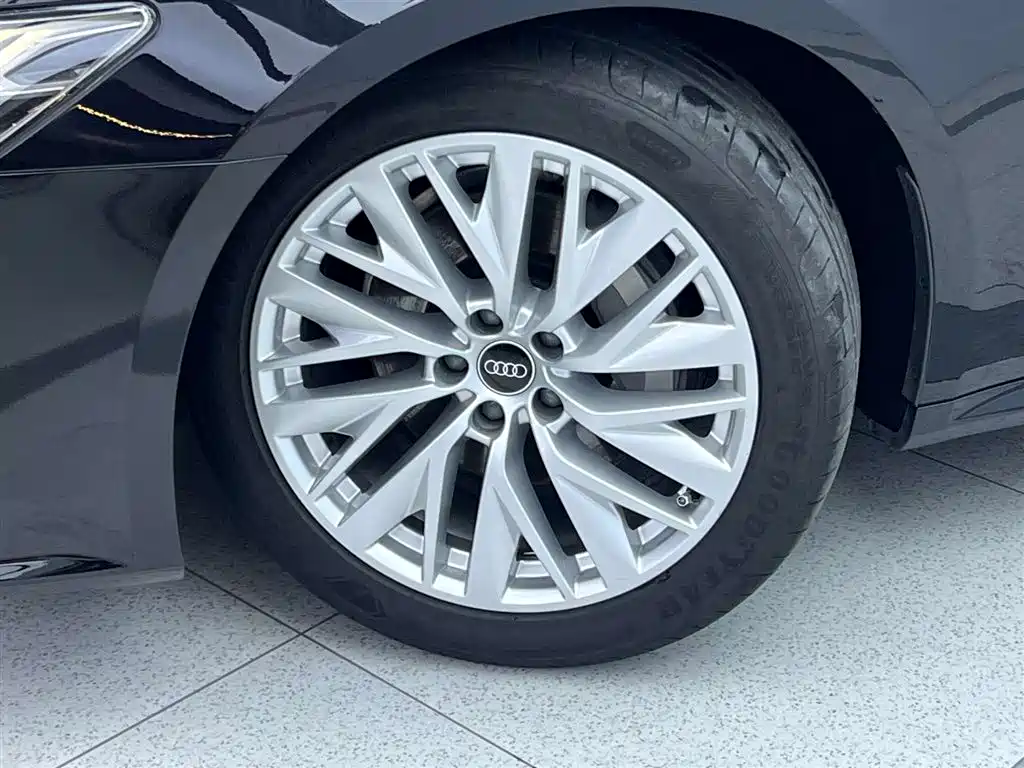 Audi A7L 2024 45 TFSI S-line Zhu Meng Edition with Liujing Package