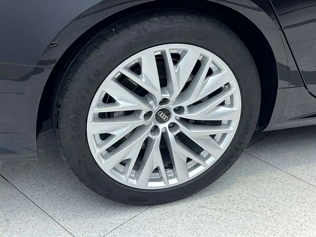 Audi A7L 2024 45 TFSI S-line Zhu Meng Edition with Liujing Package